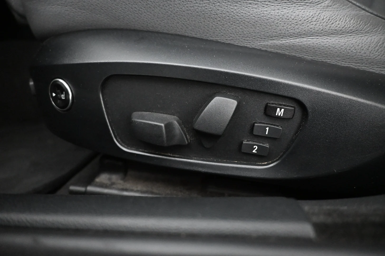 Car Image - 6GdwbLqHN8RdgXXlZhnTJN