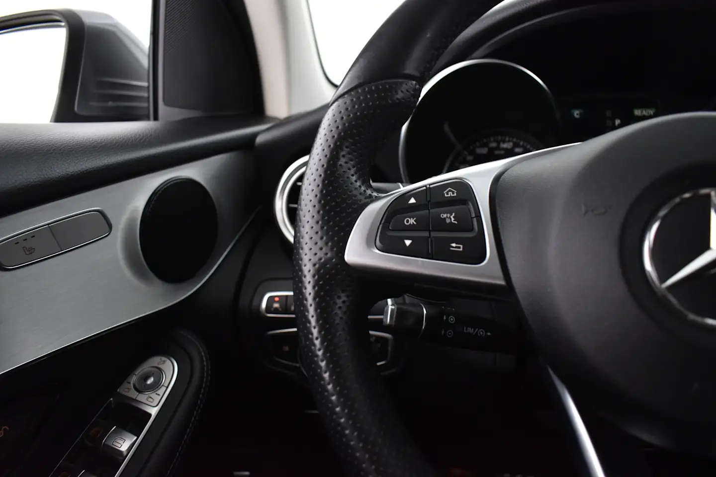 Car Image - 7HQq3MOQRnGI3ByDvxHblg