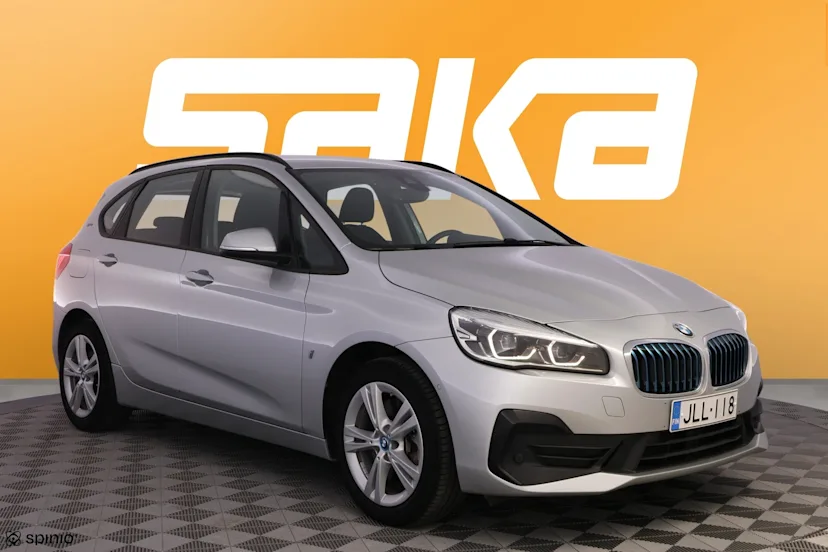 BMW 225