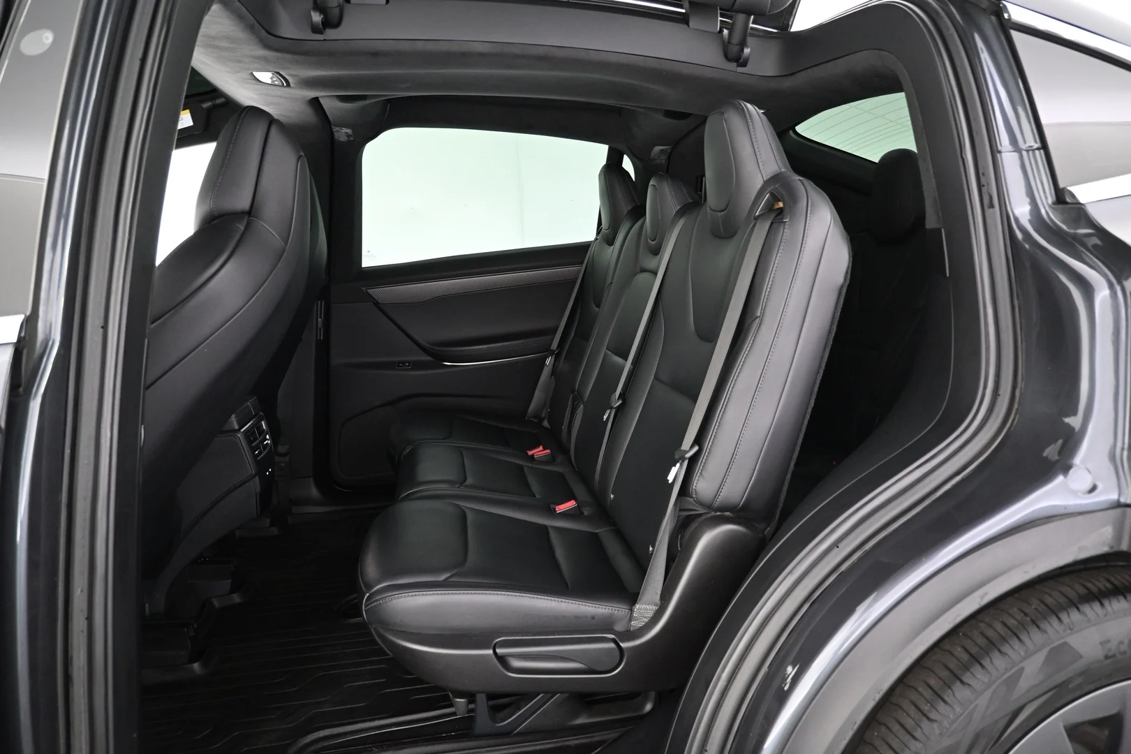 Car Image - 6uveWNCzllQ6RQEQJyMjK3