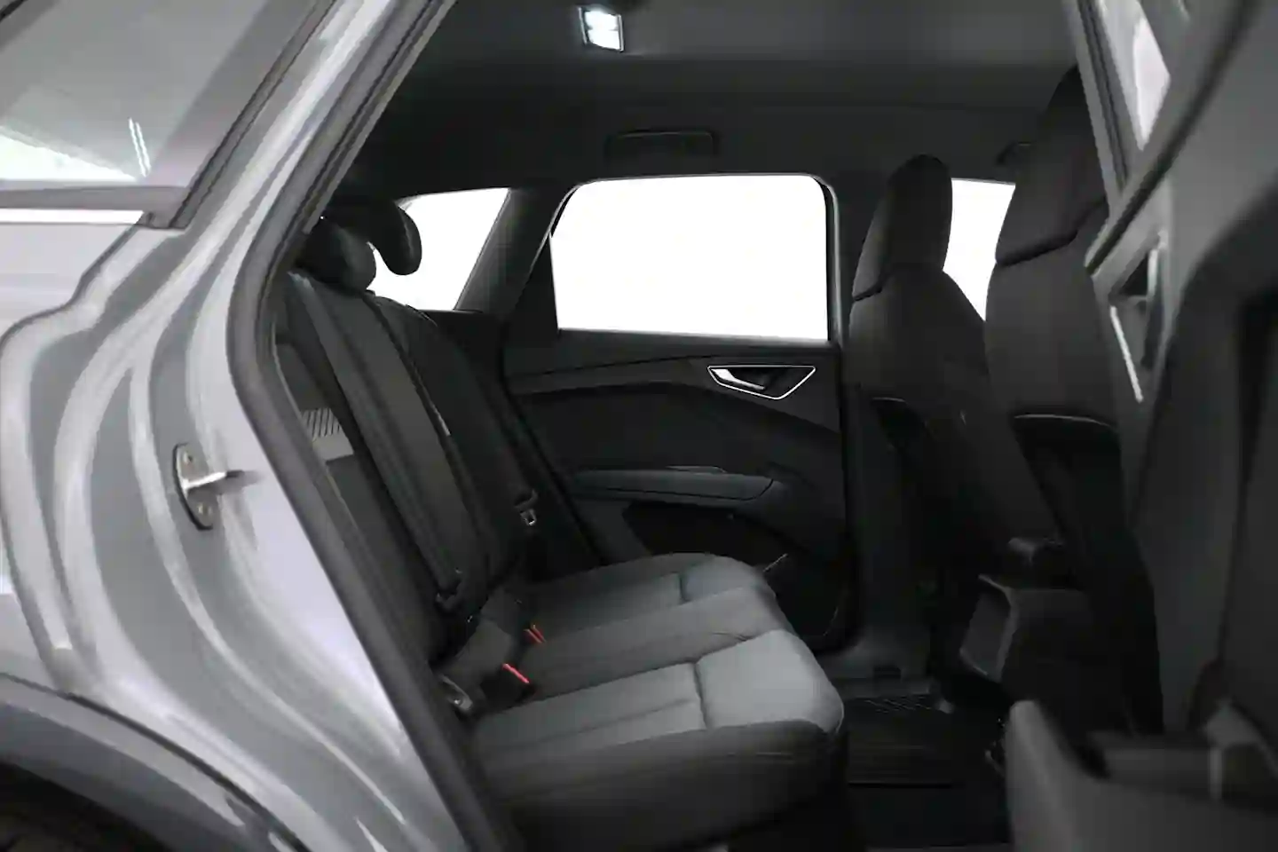 Car Image - 1Hd9RiCjXihTqDggXuarNE