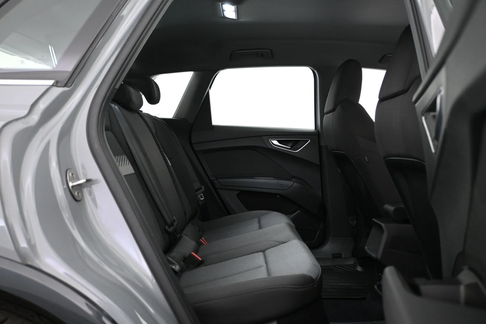 Car Image - 1Hd9RiCjXihTqDggXuarNE