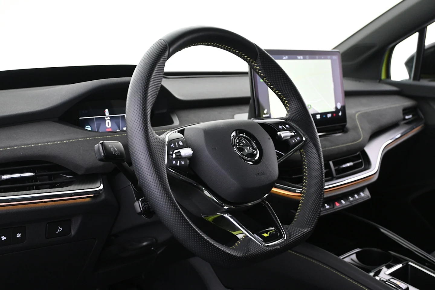 Car Image - 012xju1q0ZqMcLCweAMiKZ
