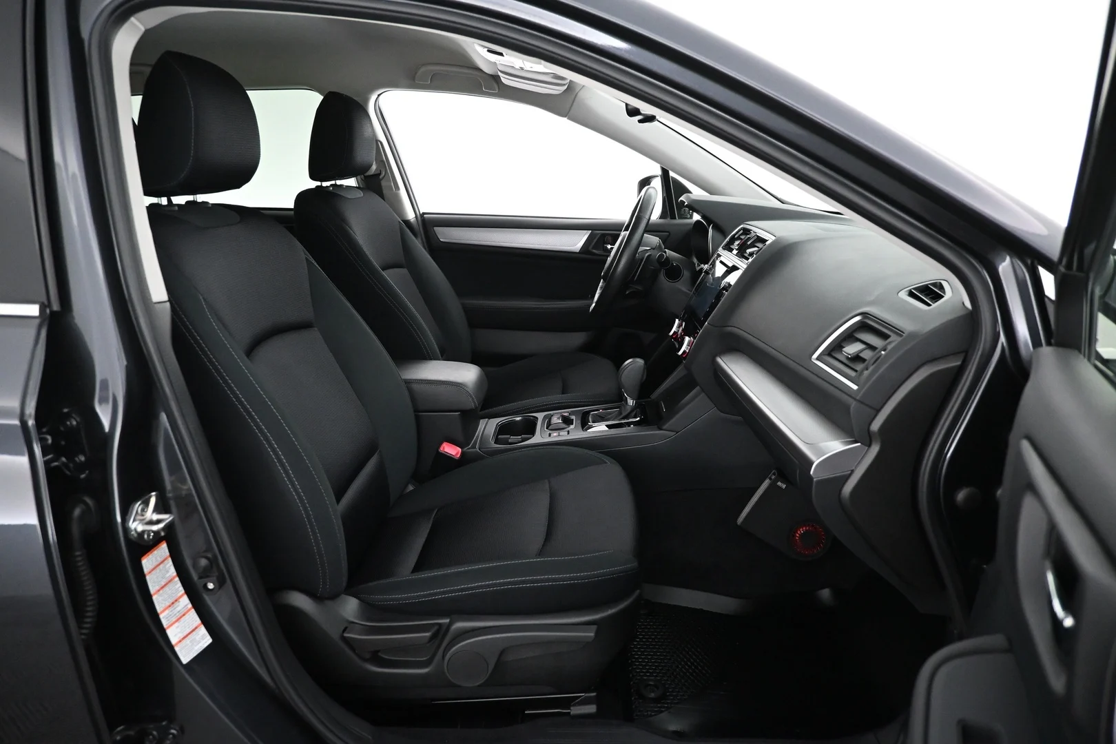 Car Image - 2AWvciaRYKsPTEIvyQRwCL