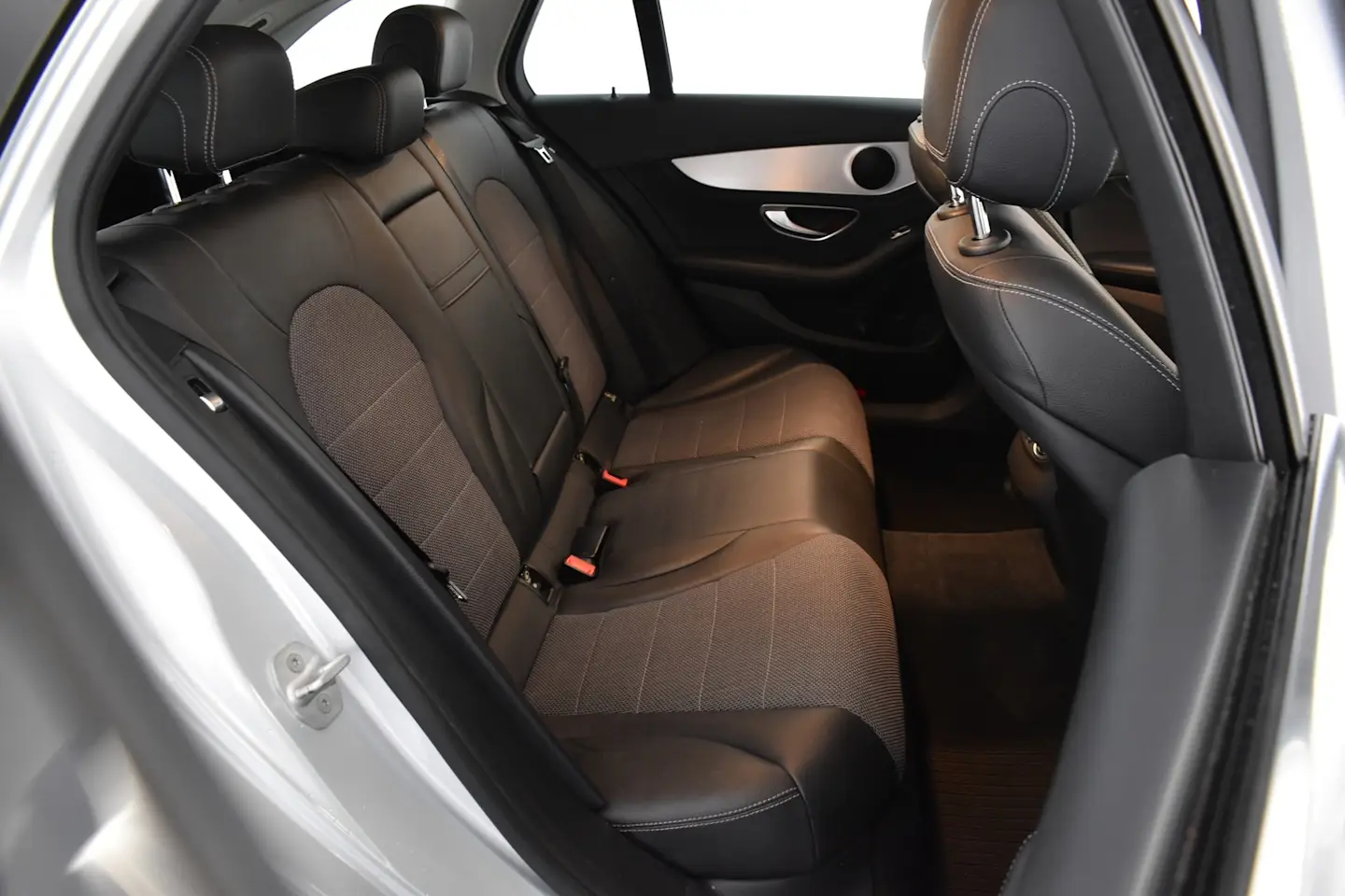 Car Image - 5pwVLF1TJhhO3DxpNDRgwd