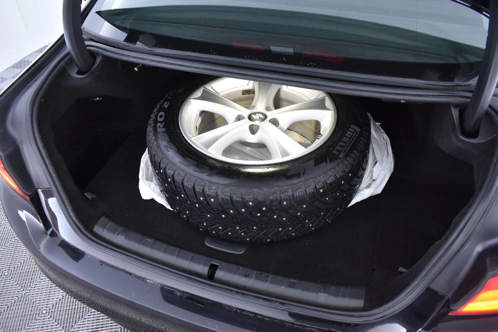 Car Image - 77vaBhMK5gy0RyA2hplSaH