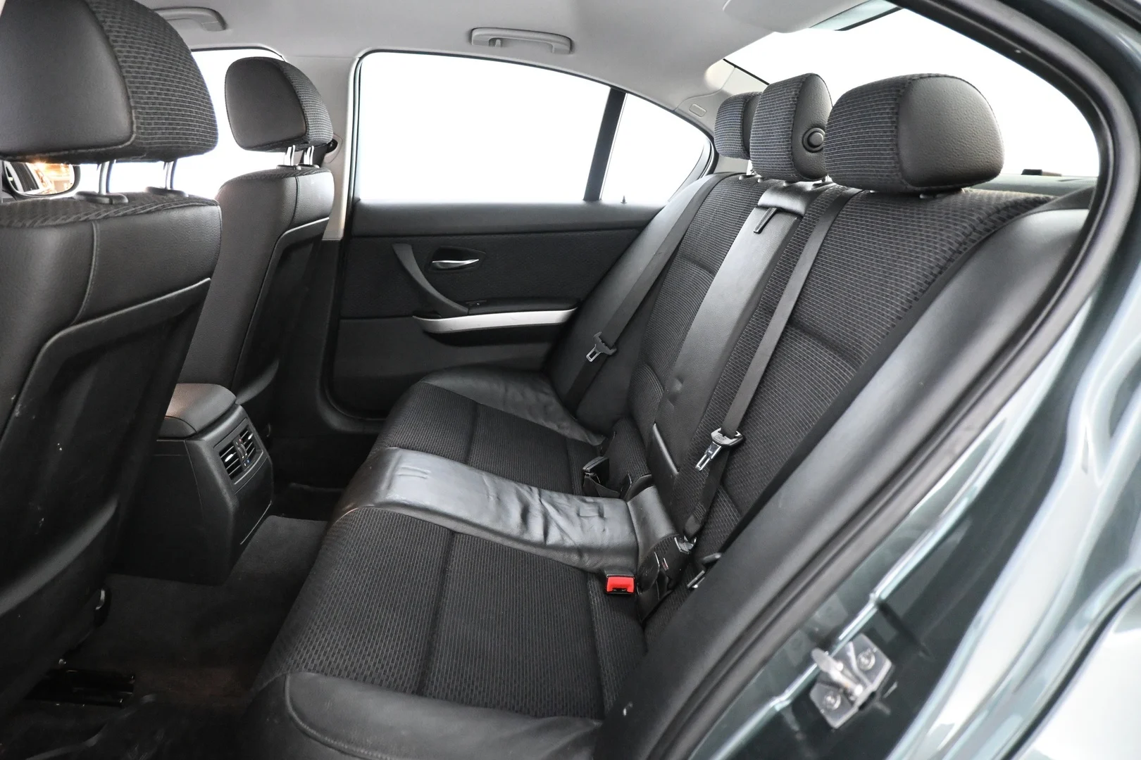 Car Image - 5WiIzuPiic4RwQ4A2IVXp