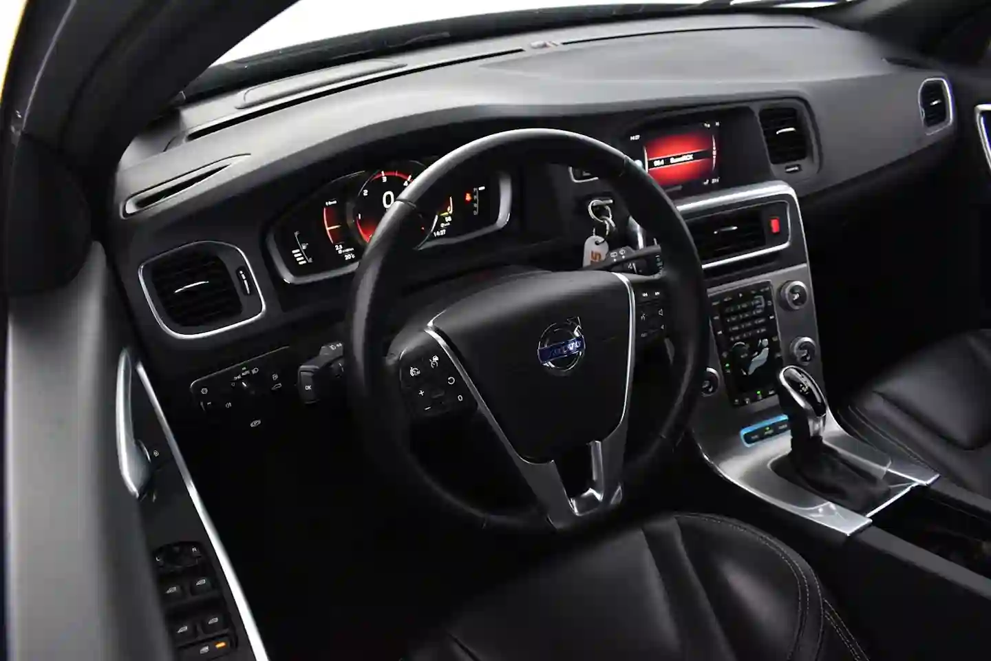 Car Image - 2ecGrzxKAuZZNgQFm3FuUj