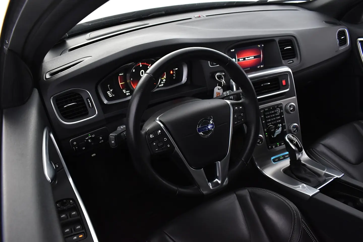 Car Image - 2ecGrzxKAuZZNgQFm3FuUj