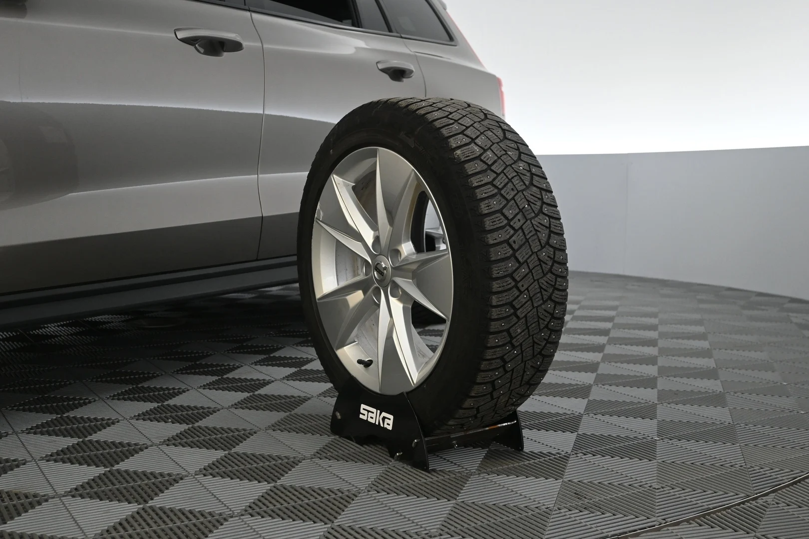 Car Image - zxYRzFAHdHN8ONIIRShCw