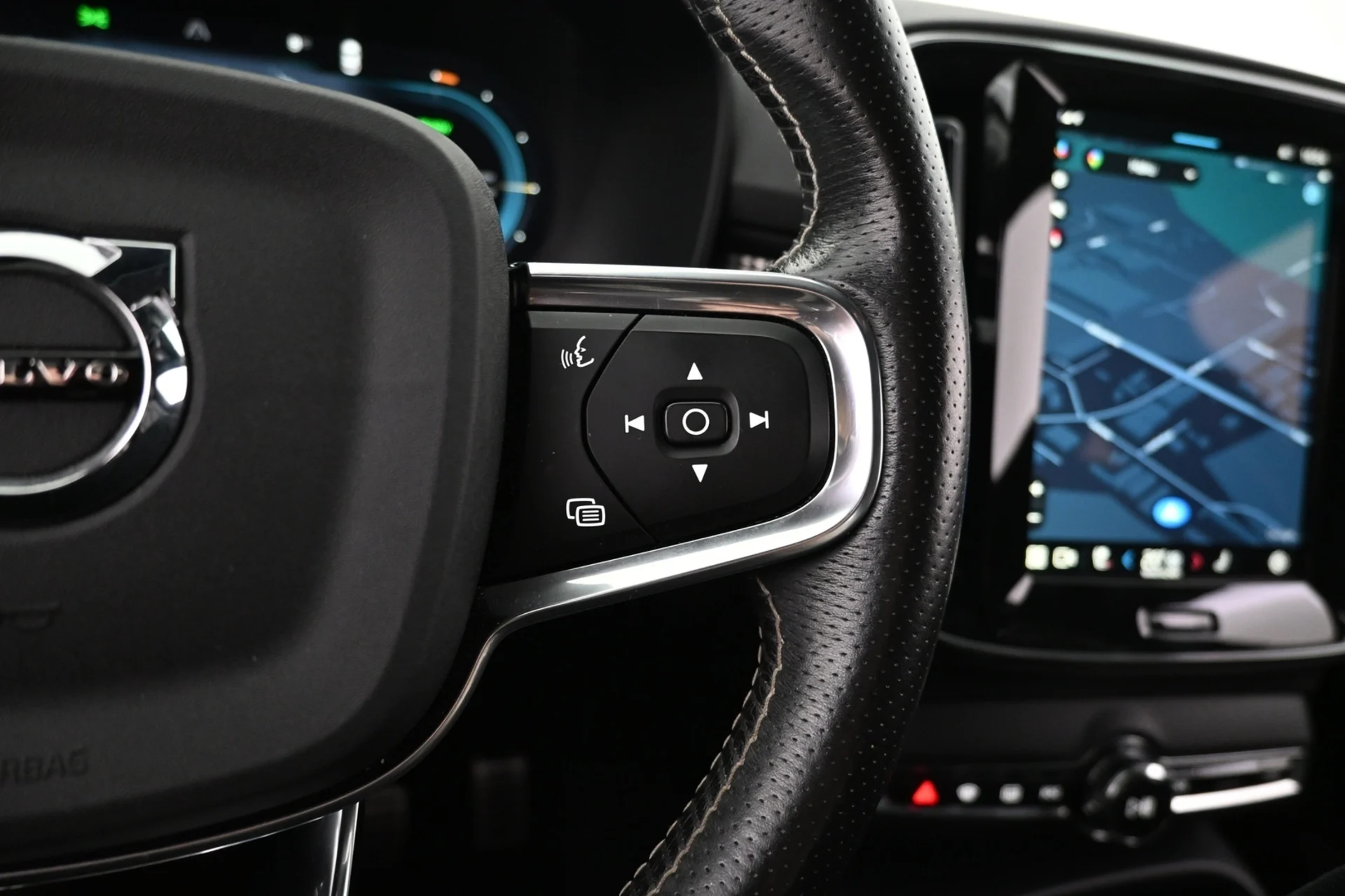 Car Image - lA4lVF3BhVInInQCNafyz