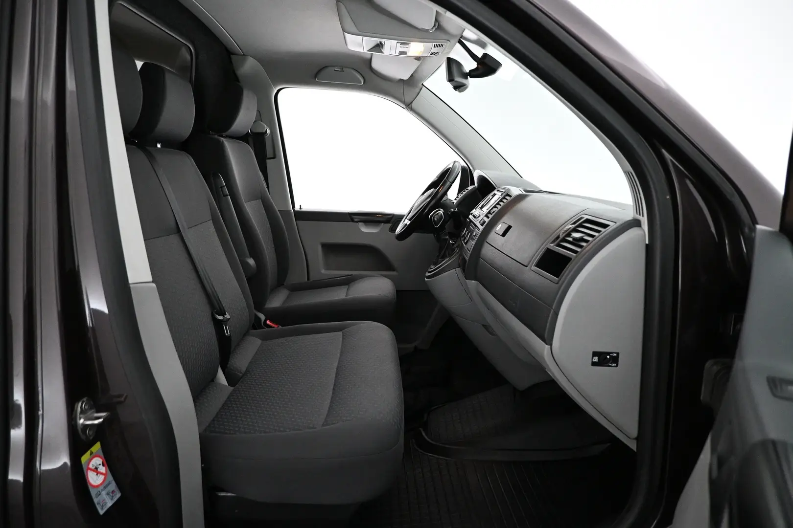Car Image - 2xtvRw9IgmpbBlDGveDVxz