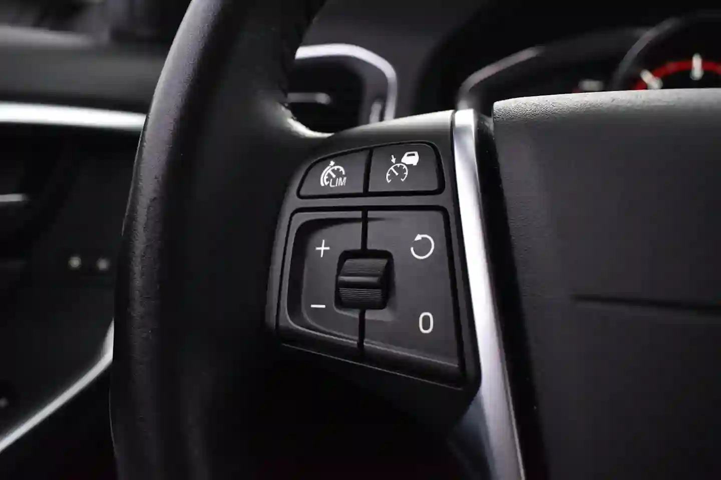 Car Image - 2ecGrzxKAuZZNgQFm3FuUj