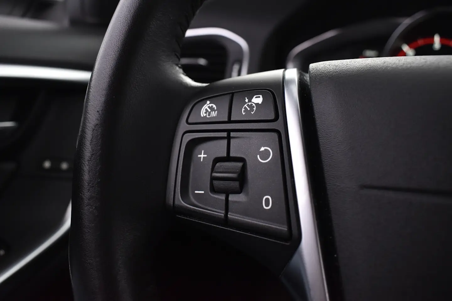 Car Image - 2ecGrzxKAuZZNgQFm3FuUj