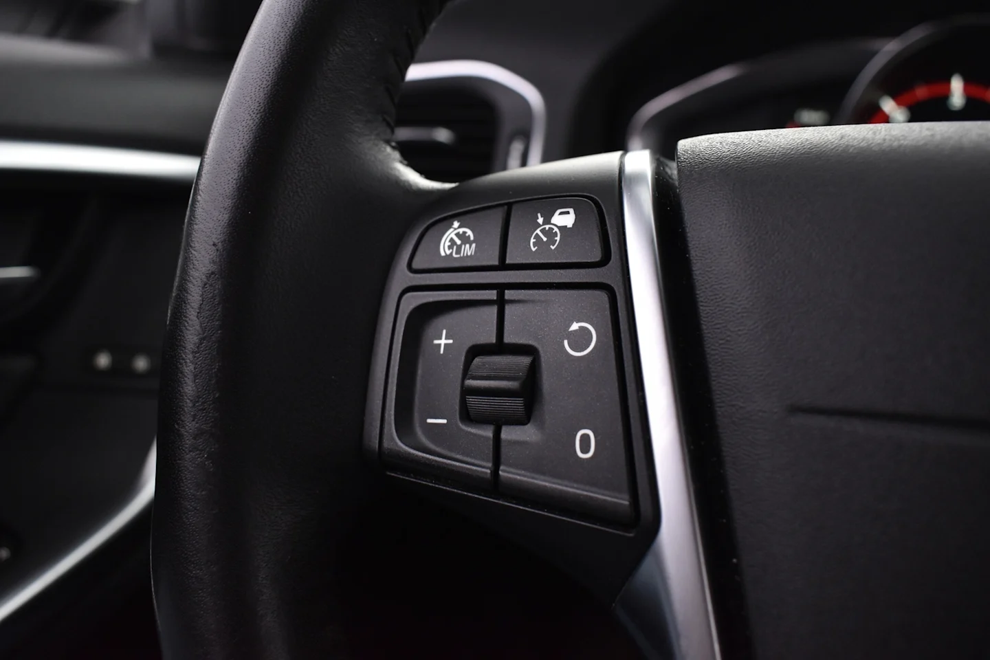 Car Image - 2ecGrzxKAuZZNgQFm3FuUj