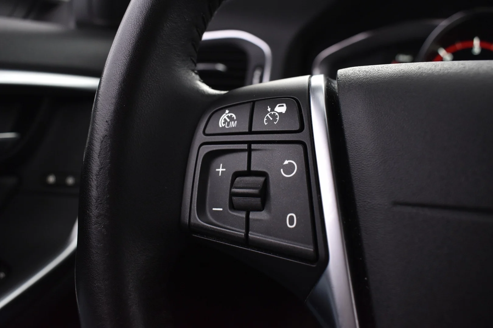 Car Image - 2ecGrzxKAuZZNgQFm3FuUj