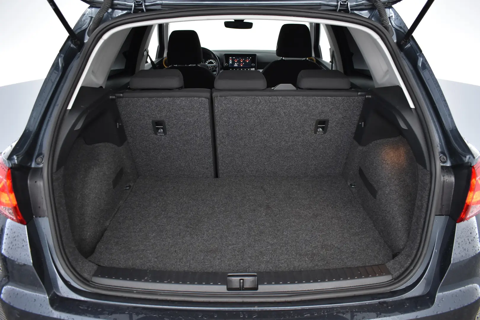 Car Image - 7wnYBNxSlCVZocsAQA8XK7