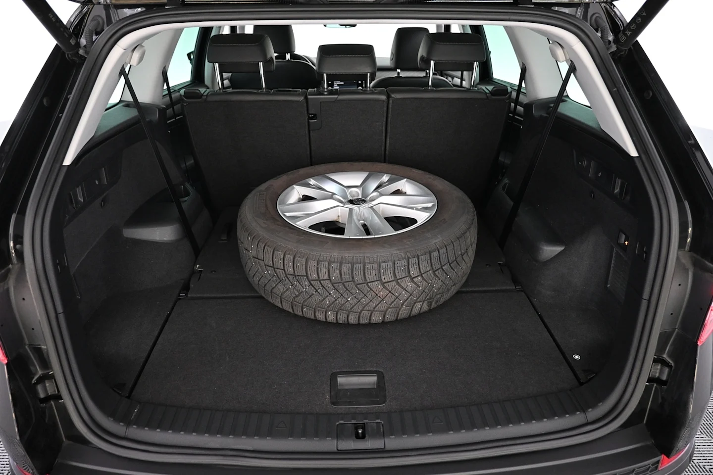 Car Image - 29jUntYrl4SSzJnAc4rmpJ