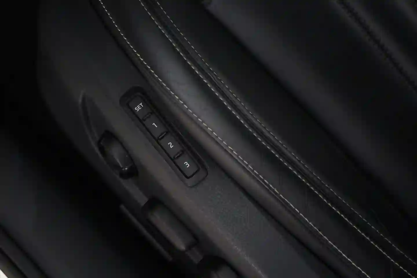 Car Image - 1ppMhnNLcfkB6NYqHdQyeJ