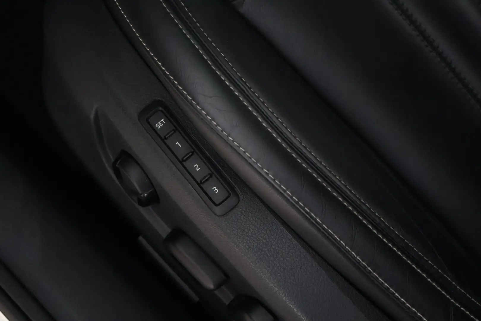 Car Image - 1ppMhnNLcfkB6NYqHdQyeJ