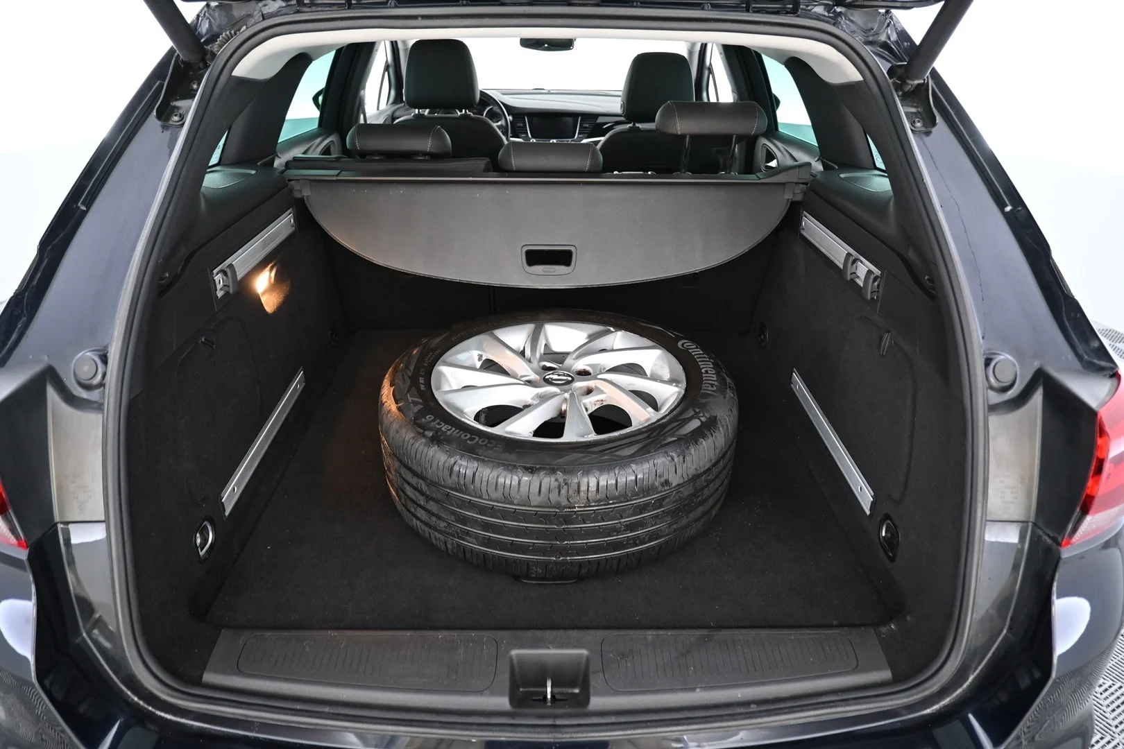 Car Image - 4NbM6RatOv9nRi6ngyDdSm