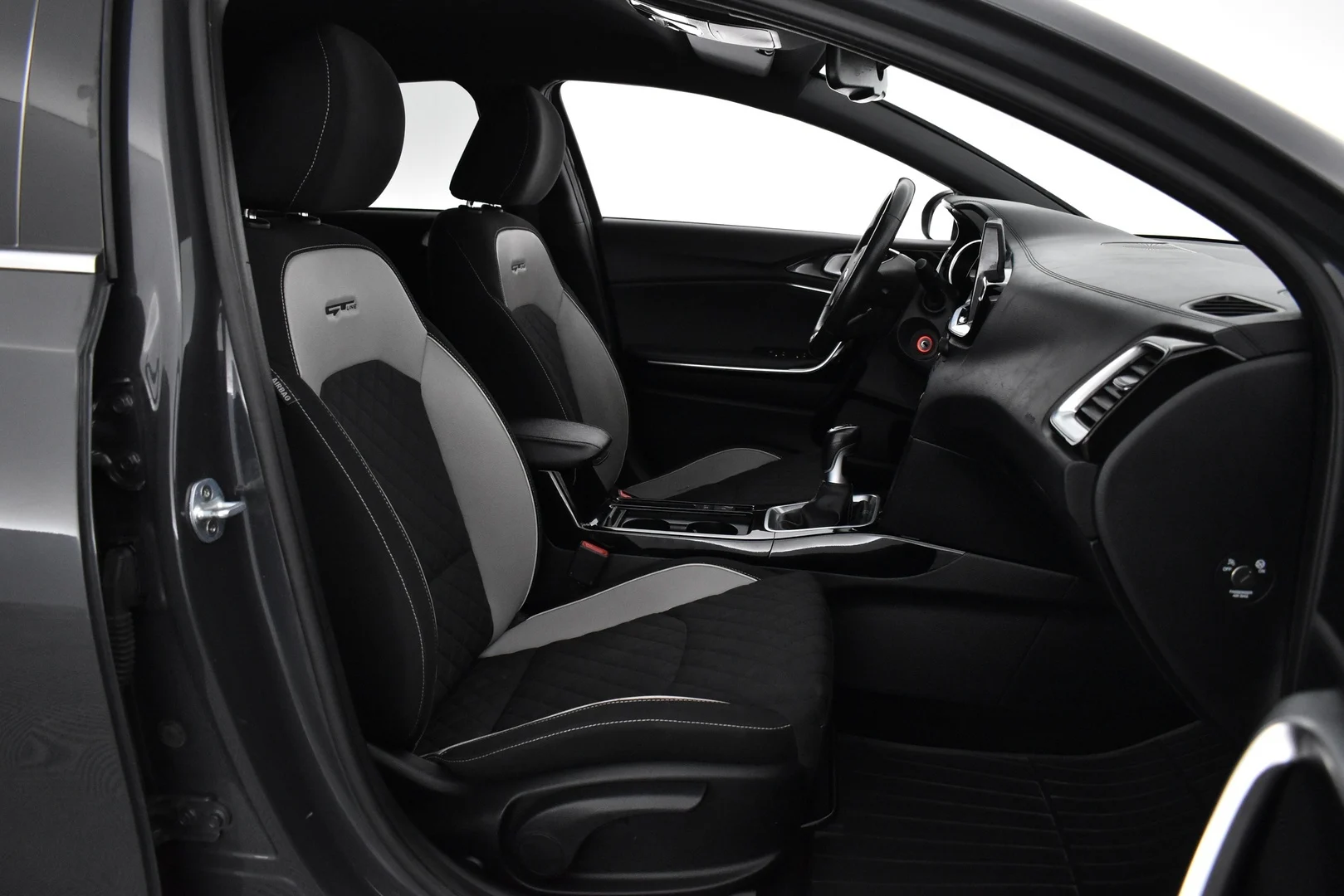 Car Image - 5CxmJdIcifhcun0UjSc66