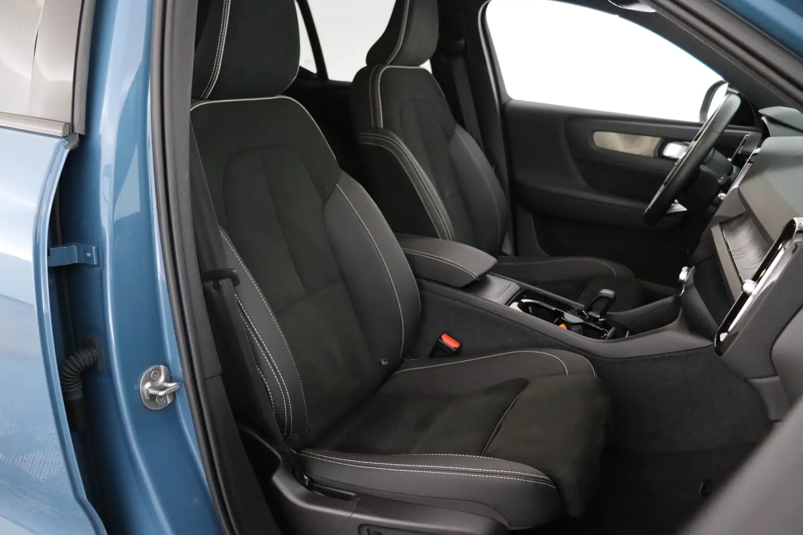 Car Image - 6Jnc2md0wnuzTSzrwXZVoH
