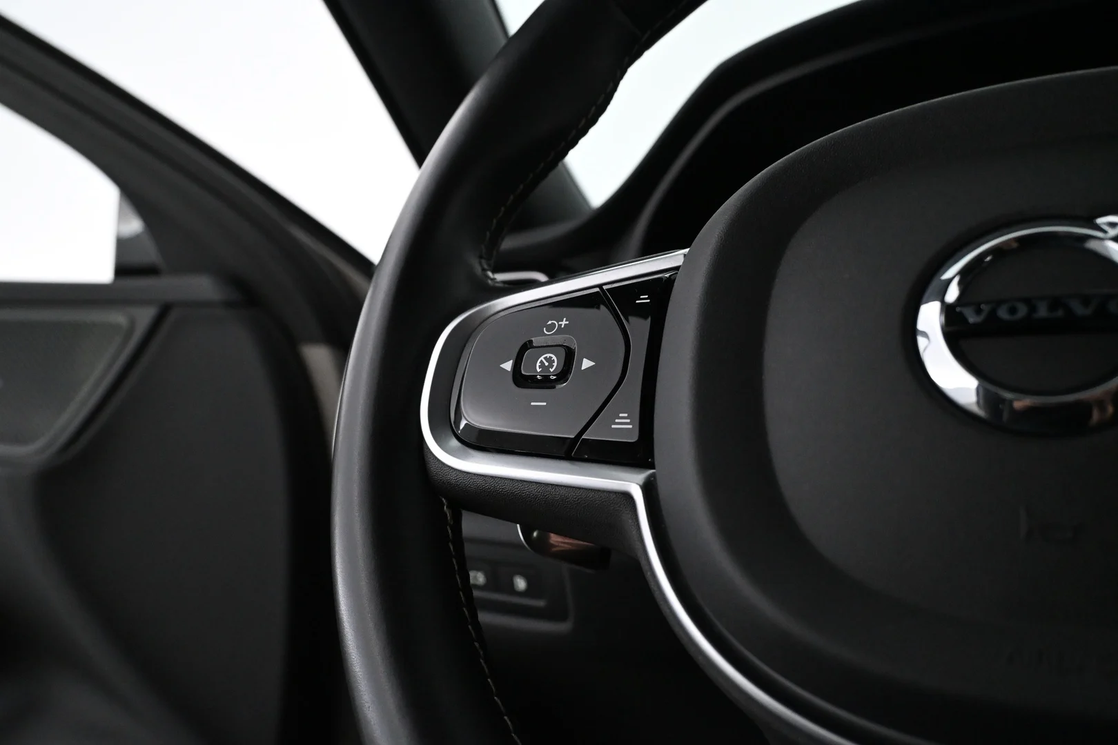 Car Image - 2p3vxSQ9pbt25Zf9tgDiny