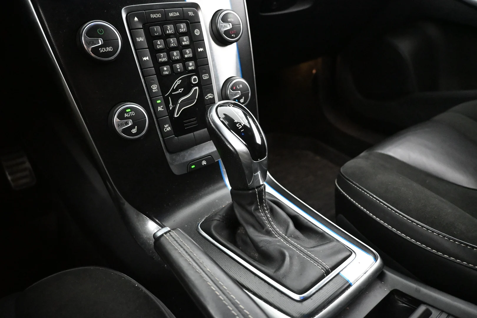 Car Image - 1QxR0dCpnRNm4VKa9rCoch