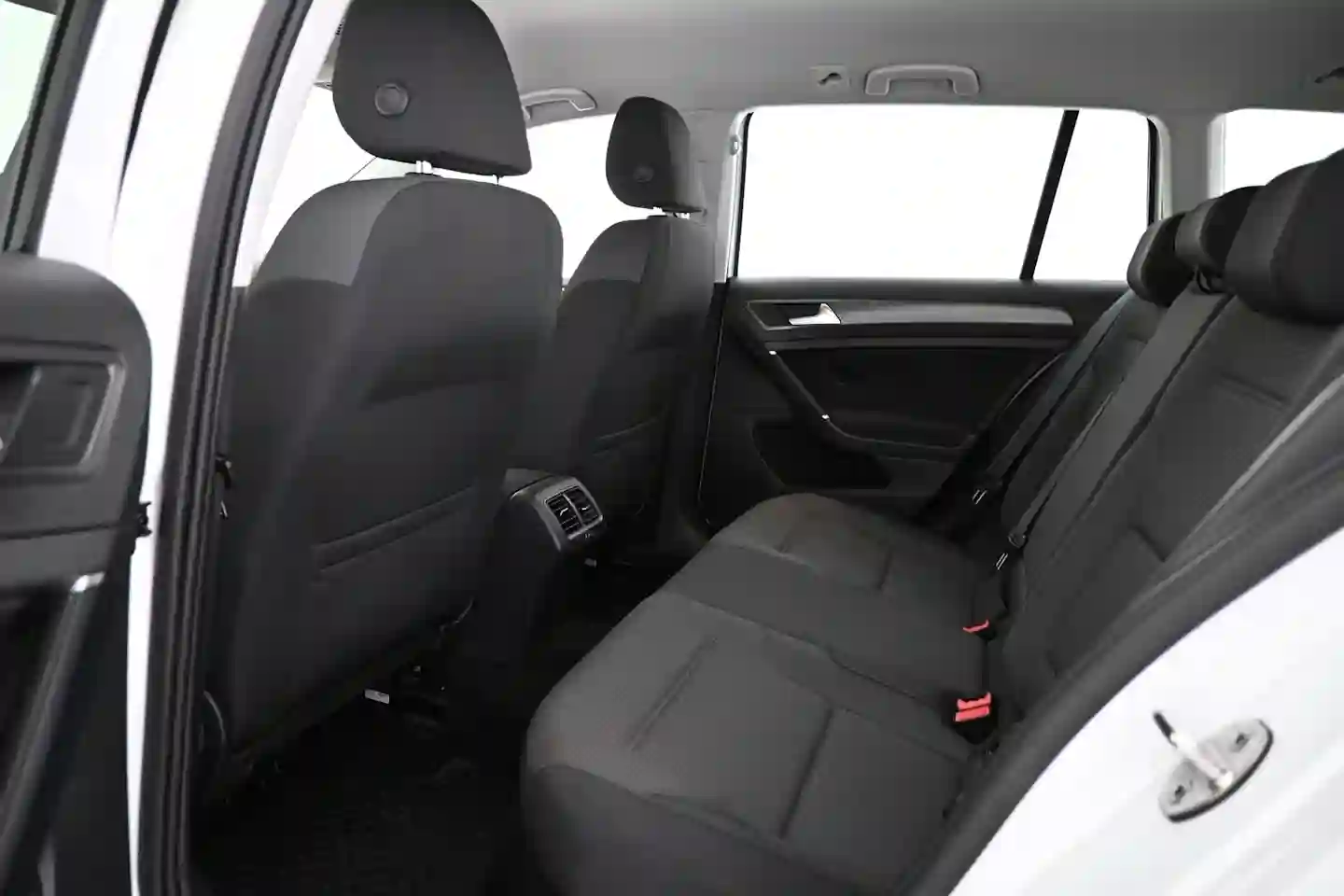Car Image - 2DR7Ow70Xvn5tIHEfbgVDG