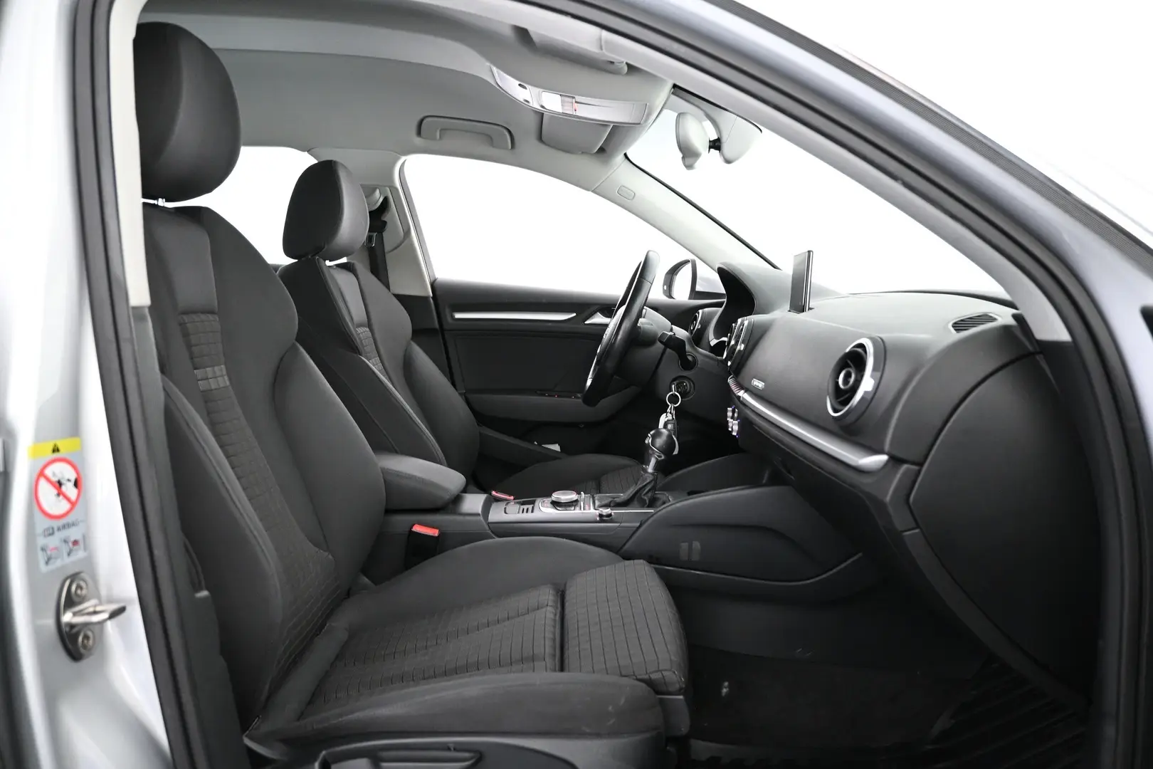 Car Image - 4U4EQKwDX3VPUfxxL0tqkM