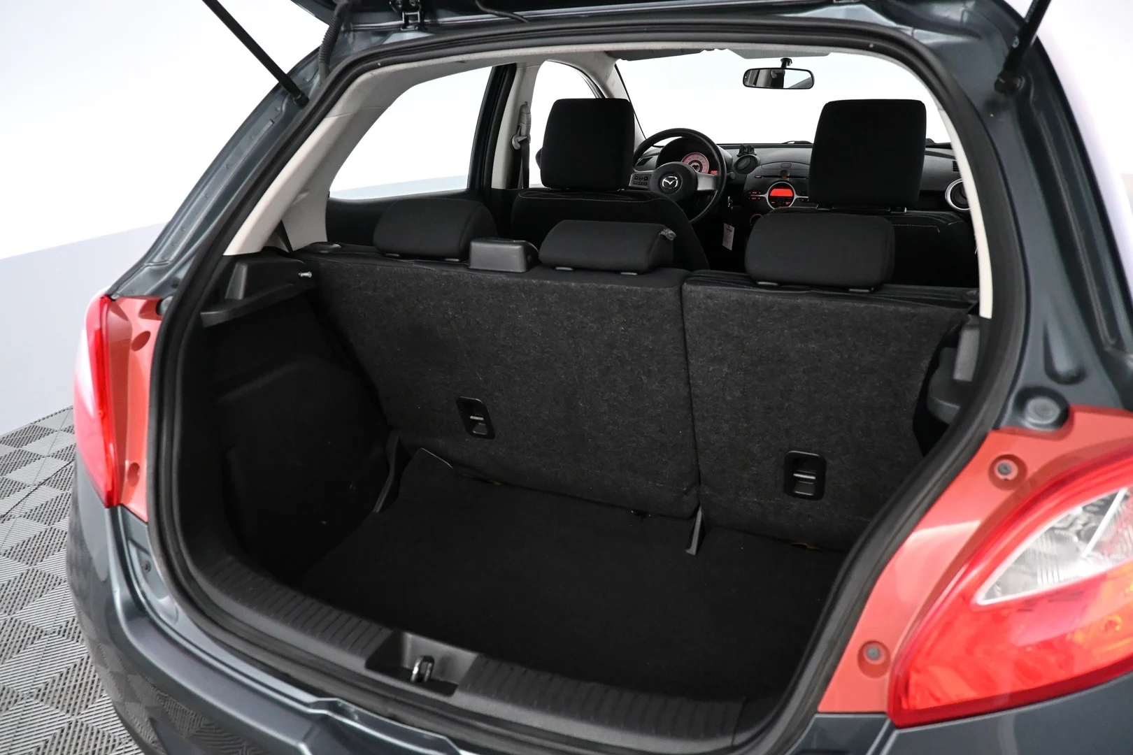 Car Image - 51KeEw8PdddbFpIEevtnoQ