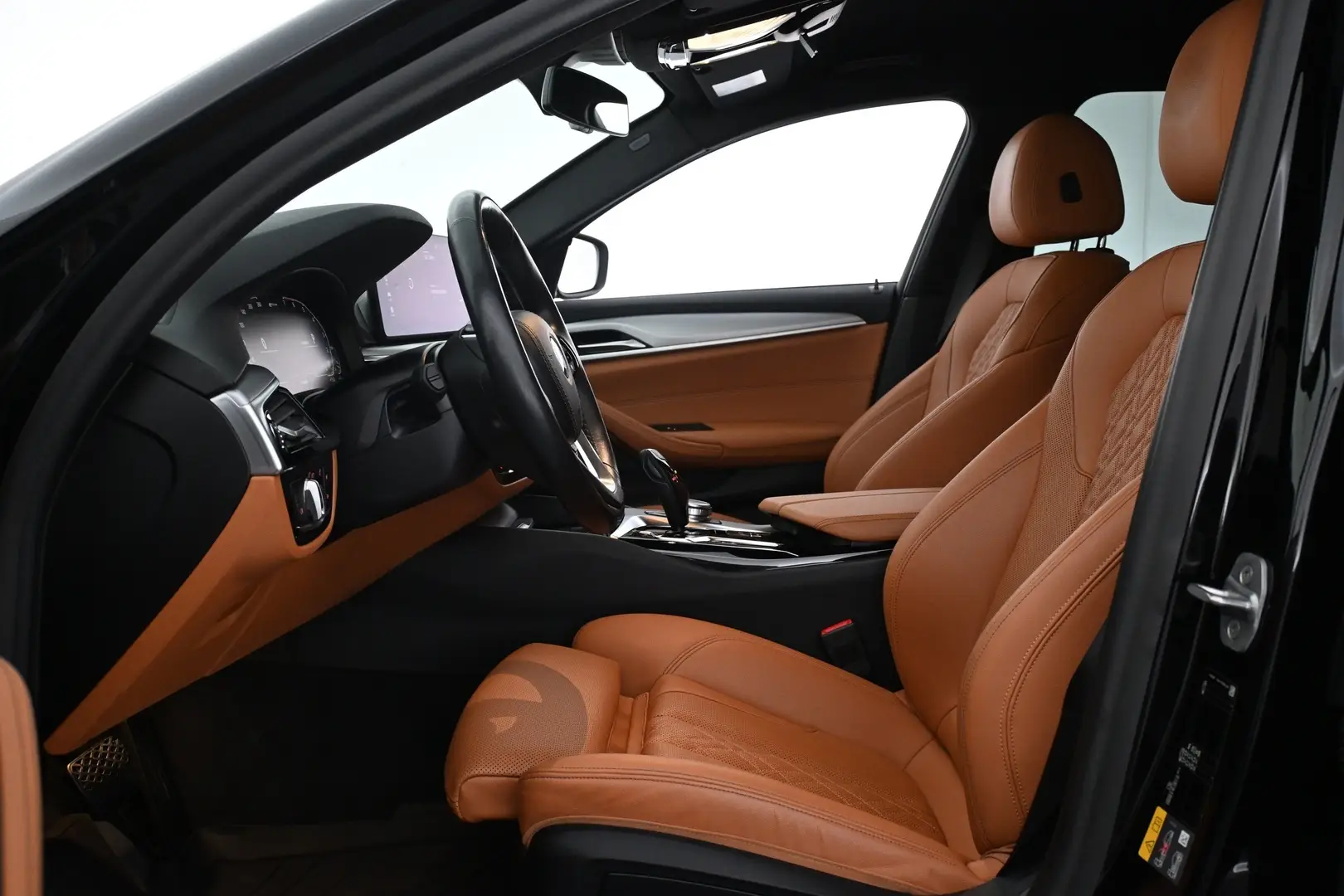 Car Image - 7G6rNa4Bv0mTCMzscPfNmL