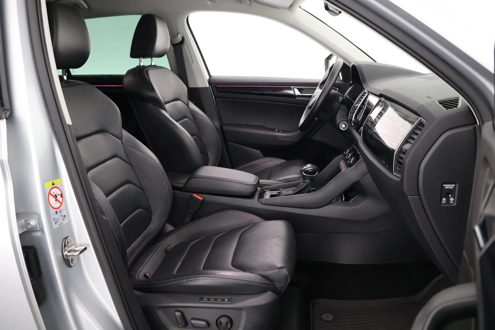 Car Image - J7rcaXnQawWLJkYEC69pM