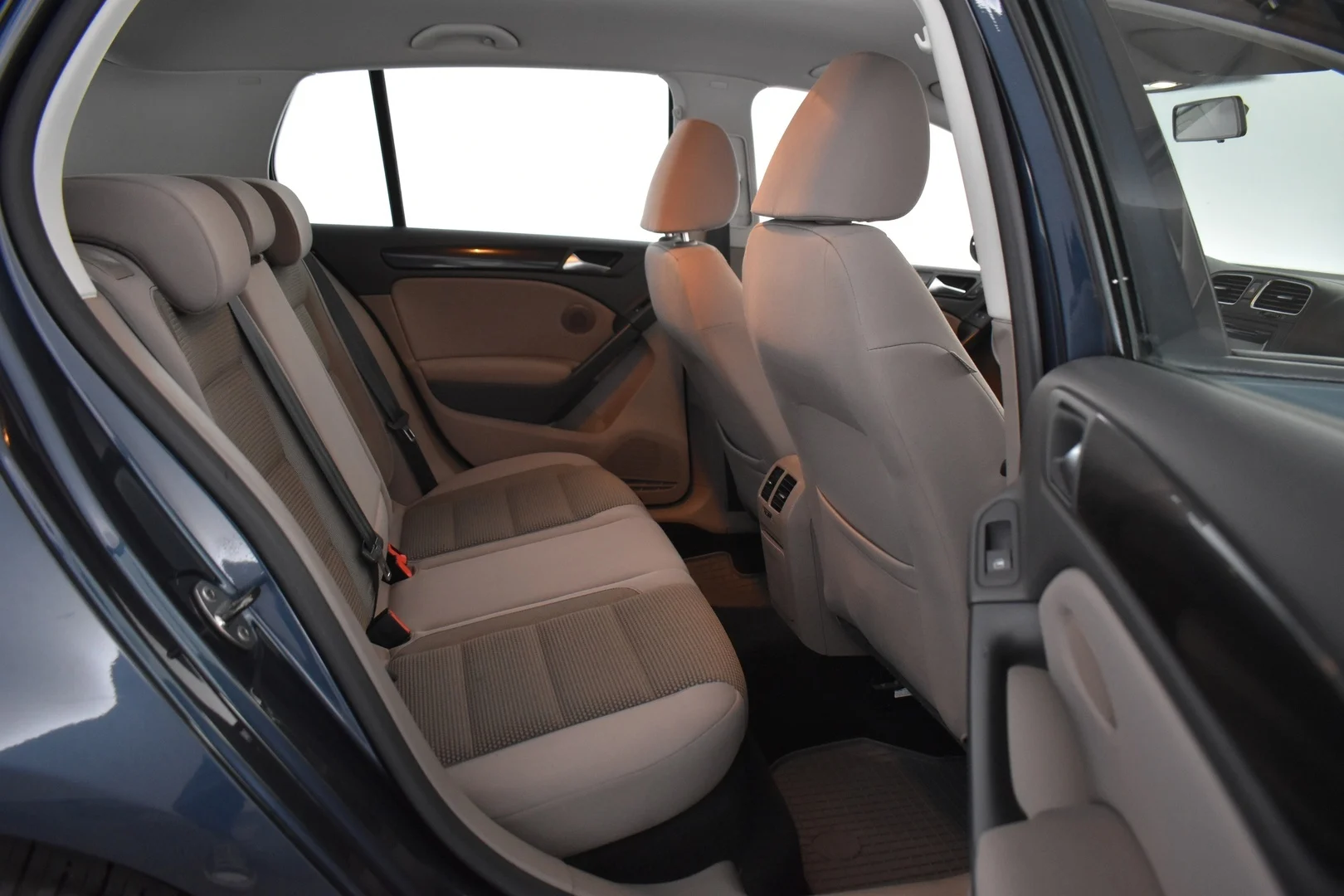 Car Image - 63ycctViJQs2BzS89CeNUQ