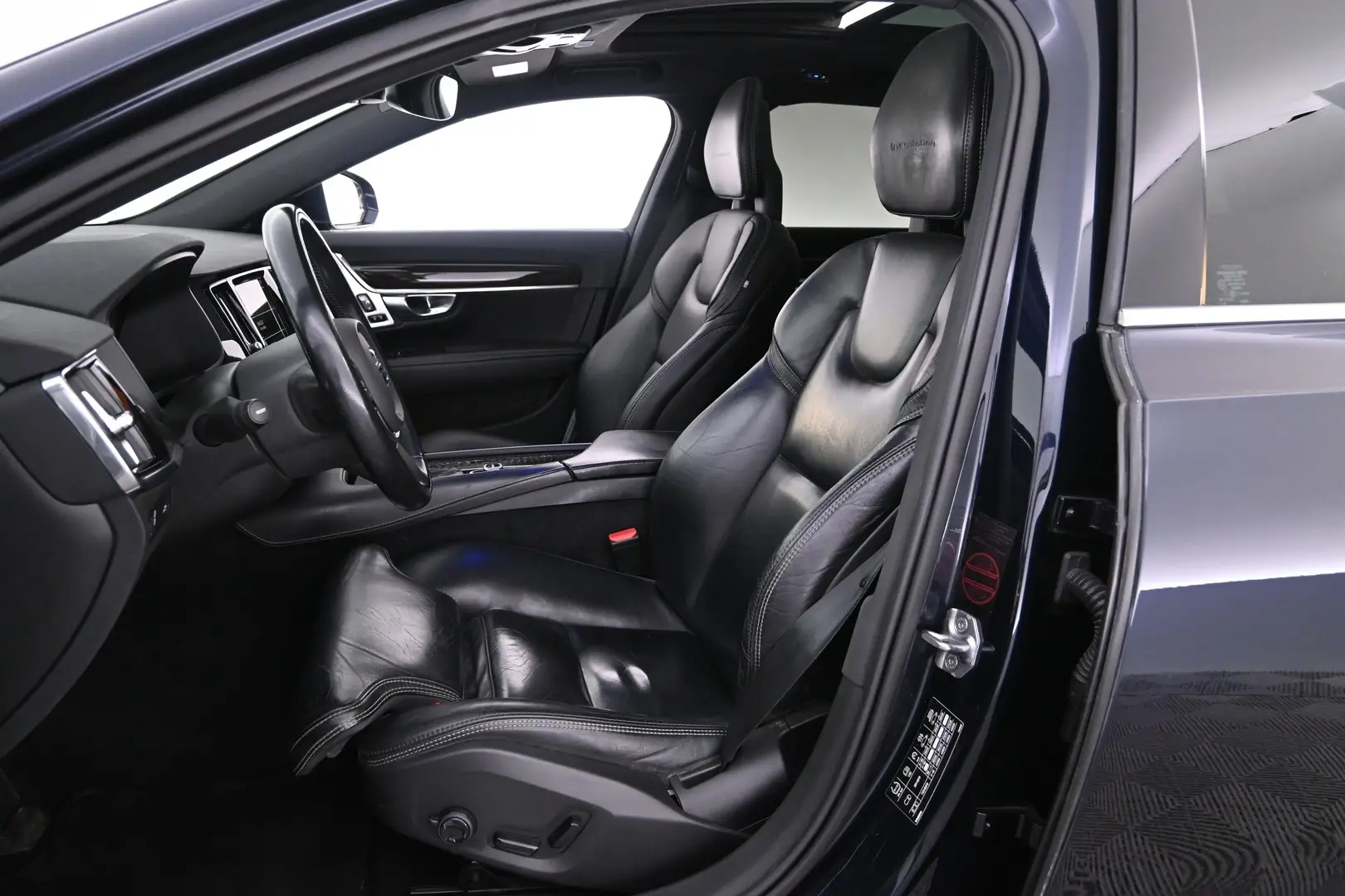 Car Image - 3fY7gm4w2WFcDjXAzPETkJ