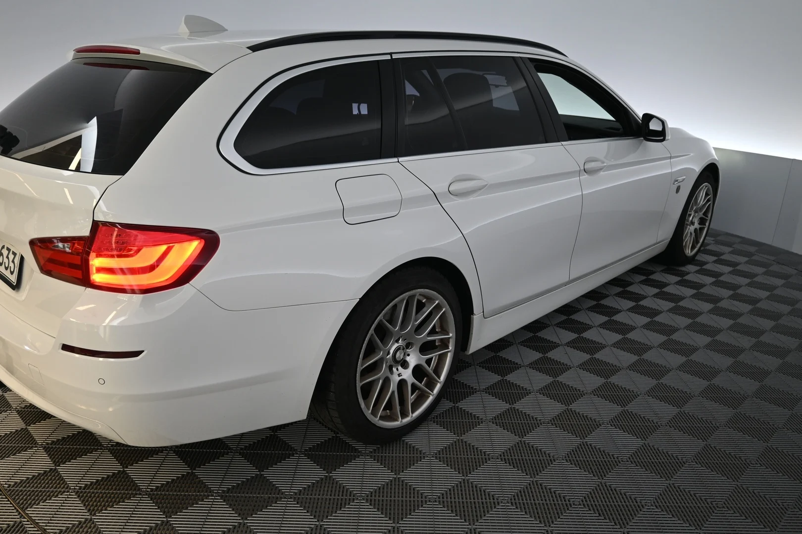 Car Image - 2Nxu3iKaGWjr40NLxiM6di