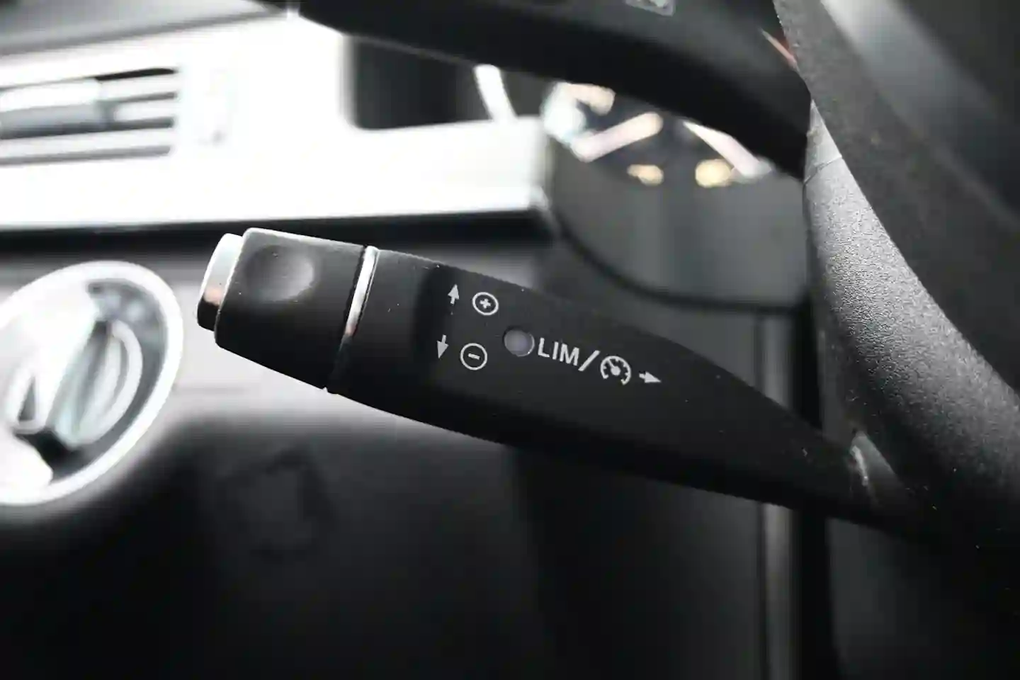 Car Image - 3jxwVsvInDtlfmtP40FfhX