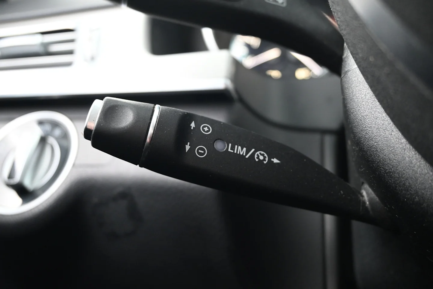 Car Image - 3jxwVsvInDtlfmtP40FfhX