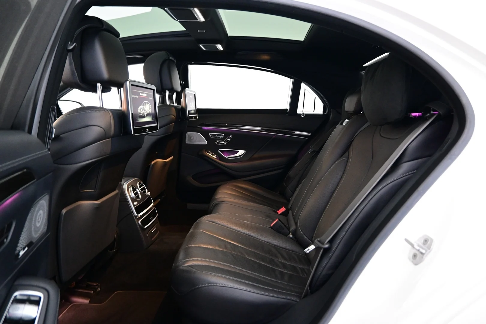 Car Image - 4c4jE64fY05p7G6Xi4DfGB