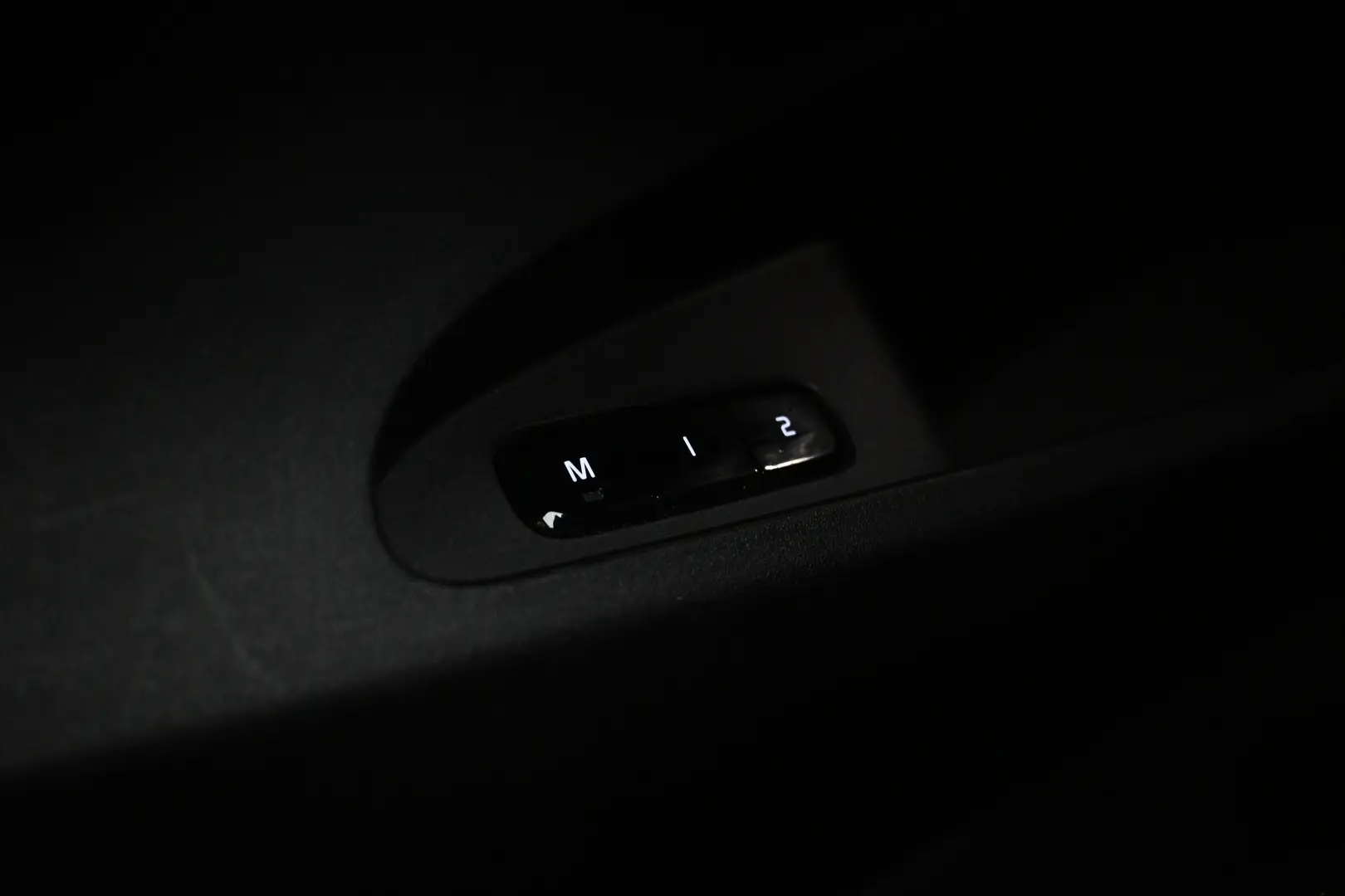 Car Image - 4HduEv3ukAXww3Qkd2JaaC