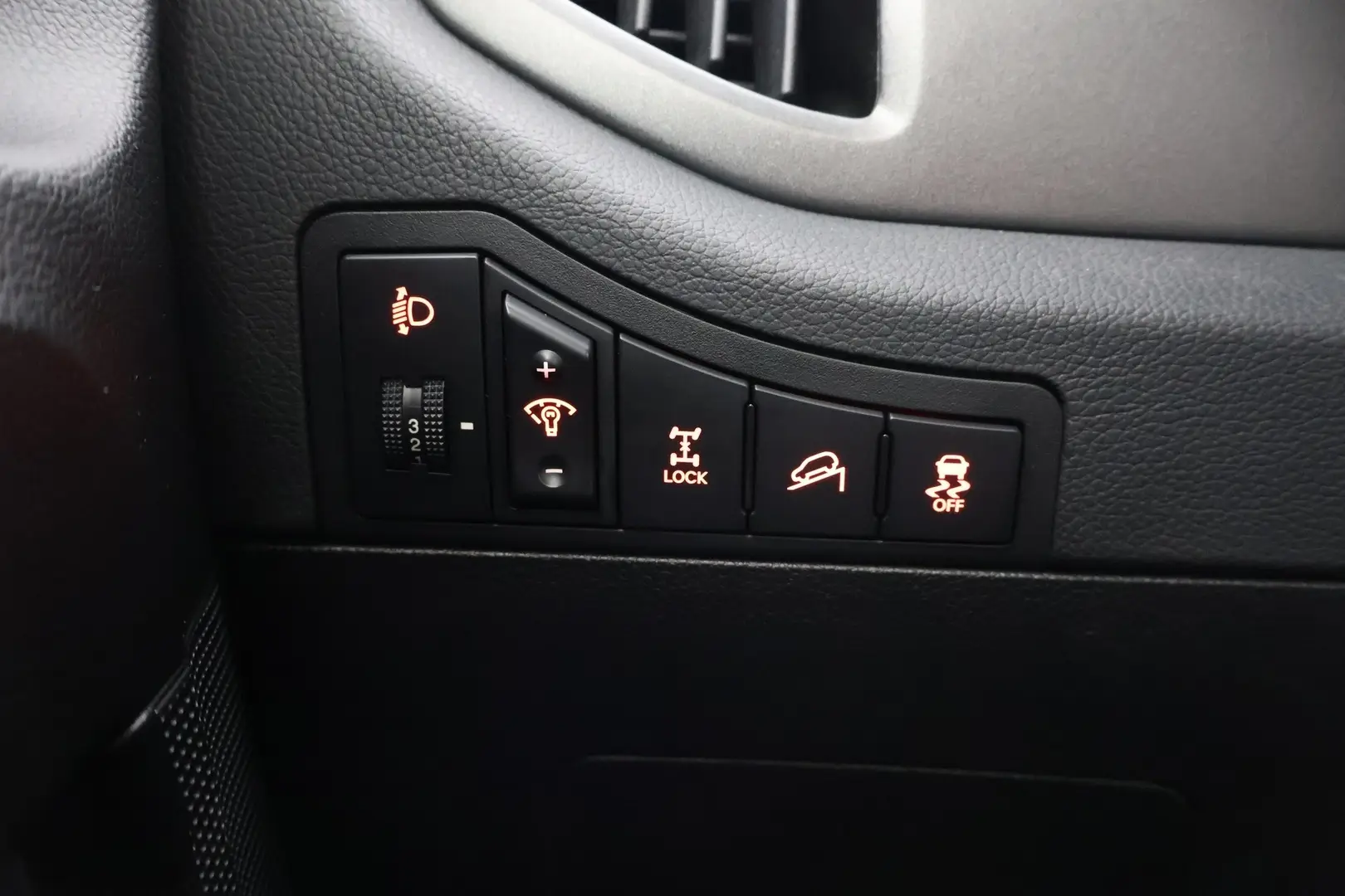 Car Image - 6raopTjJXkANRvoUD7Dd2R