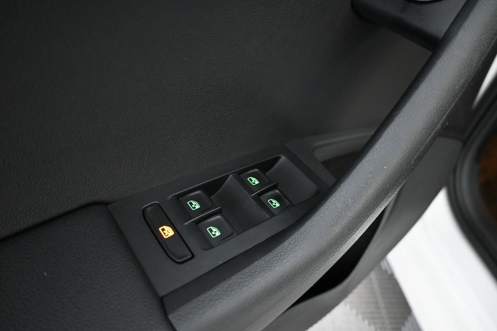 Car Image - 2WzfgOe8NMxHqBpuiVfv8R