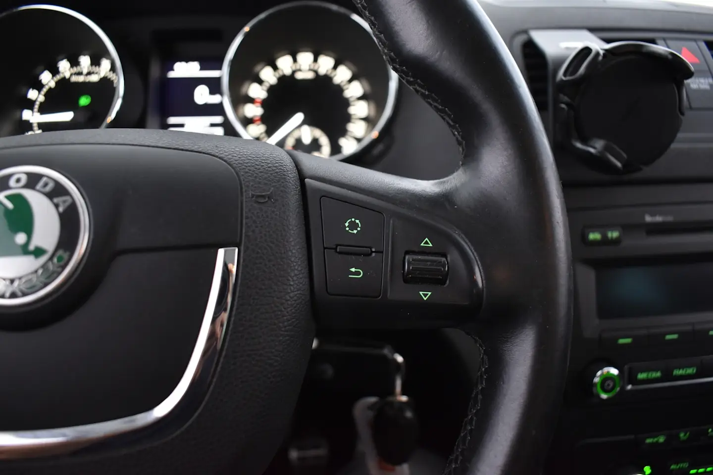Car Image - 5HrkLo3uruj6qbH9OMWtb2