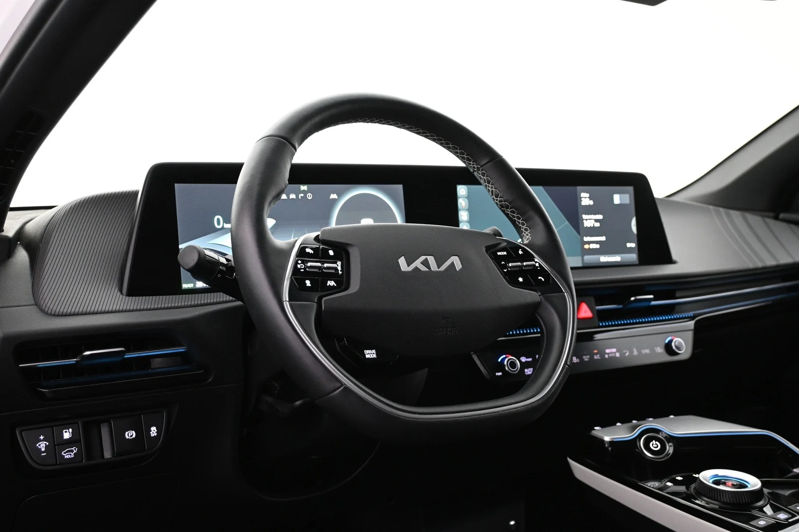 Car Image - 4Ji7j5Mw4TvSmzrCLYYeu3
