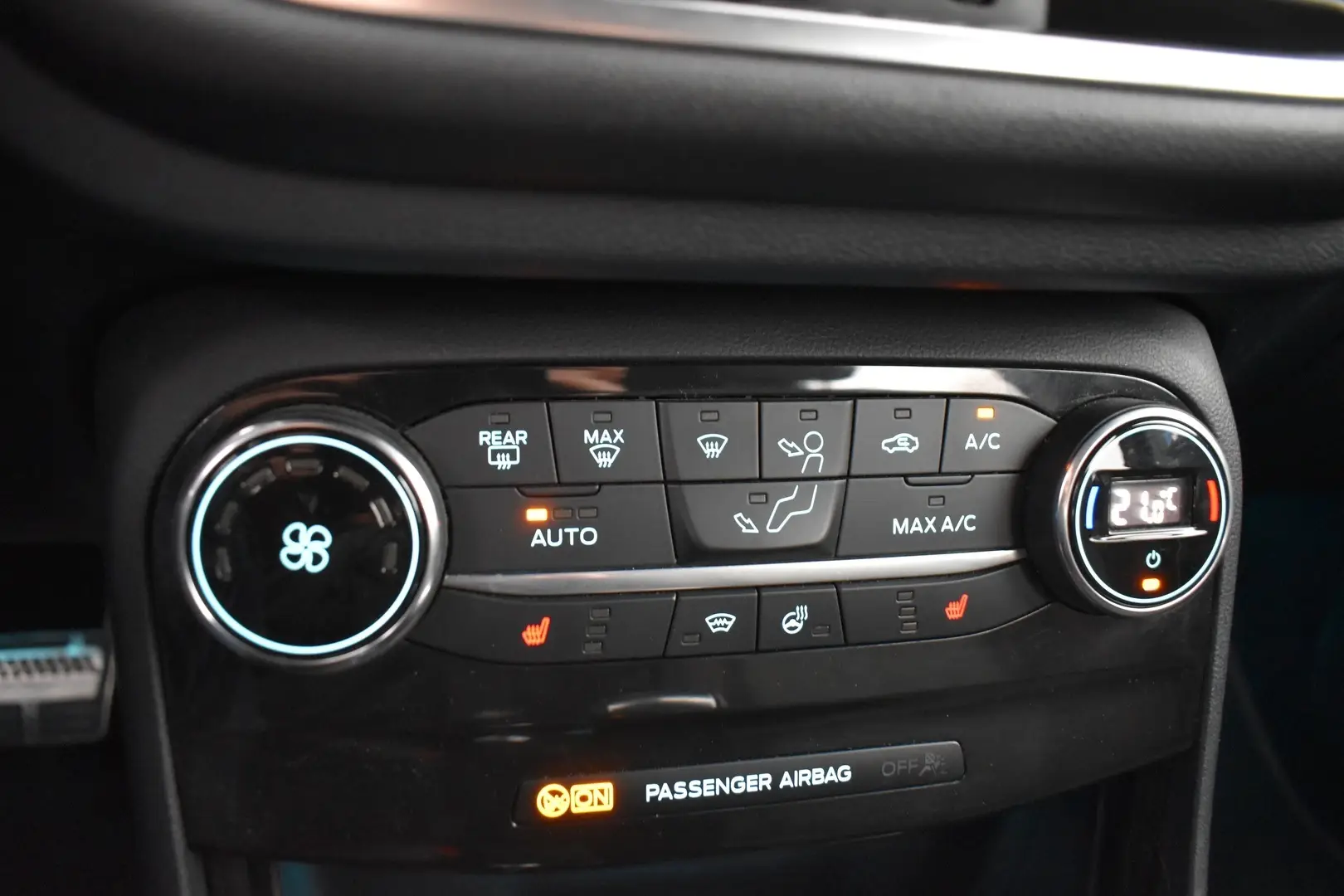 Car Image - ezs0Eua1xwmbHc881yPi6