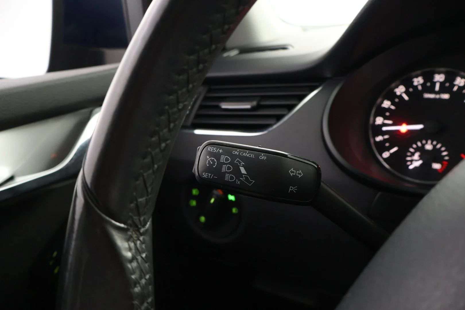 Car Image - 4mMU677XFS0Xh9MYCyPofk