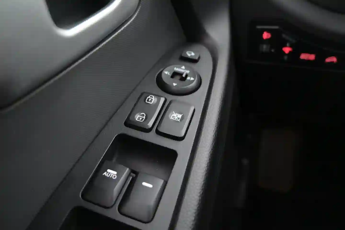 Car Image - 73PAwVeUq8kW6WIhGqDCLI