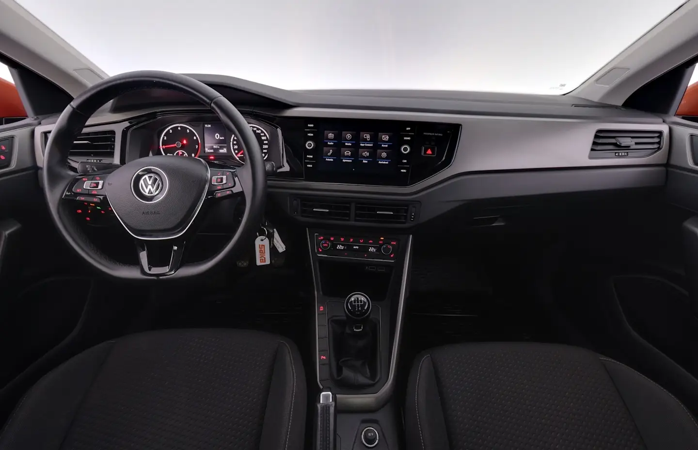 Car Image - 1DqnmwK8MGTcAcyyDYC6u1