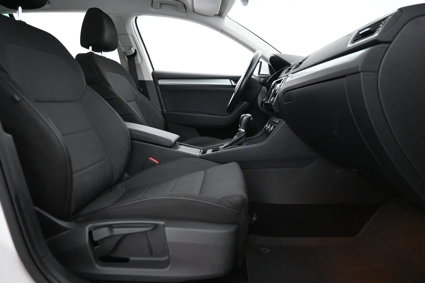 Car Image - 4MmlAYZ3hQvkSh8w4JYmfI